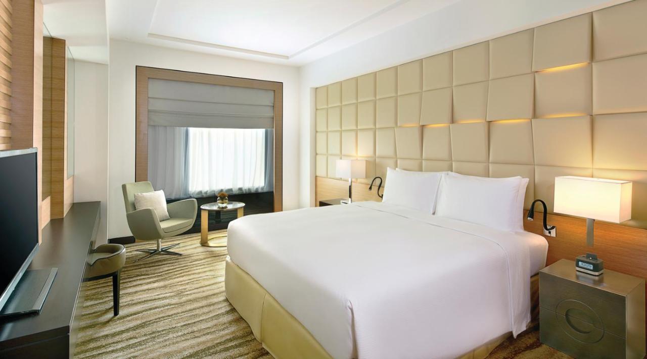 Doubletree By Hilton - Al Muroj Business Gate होटल 3*