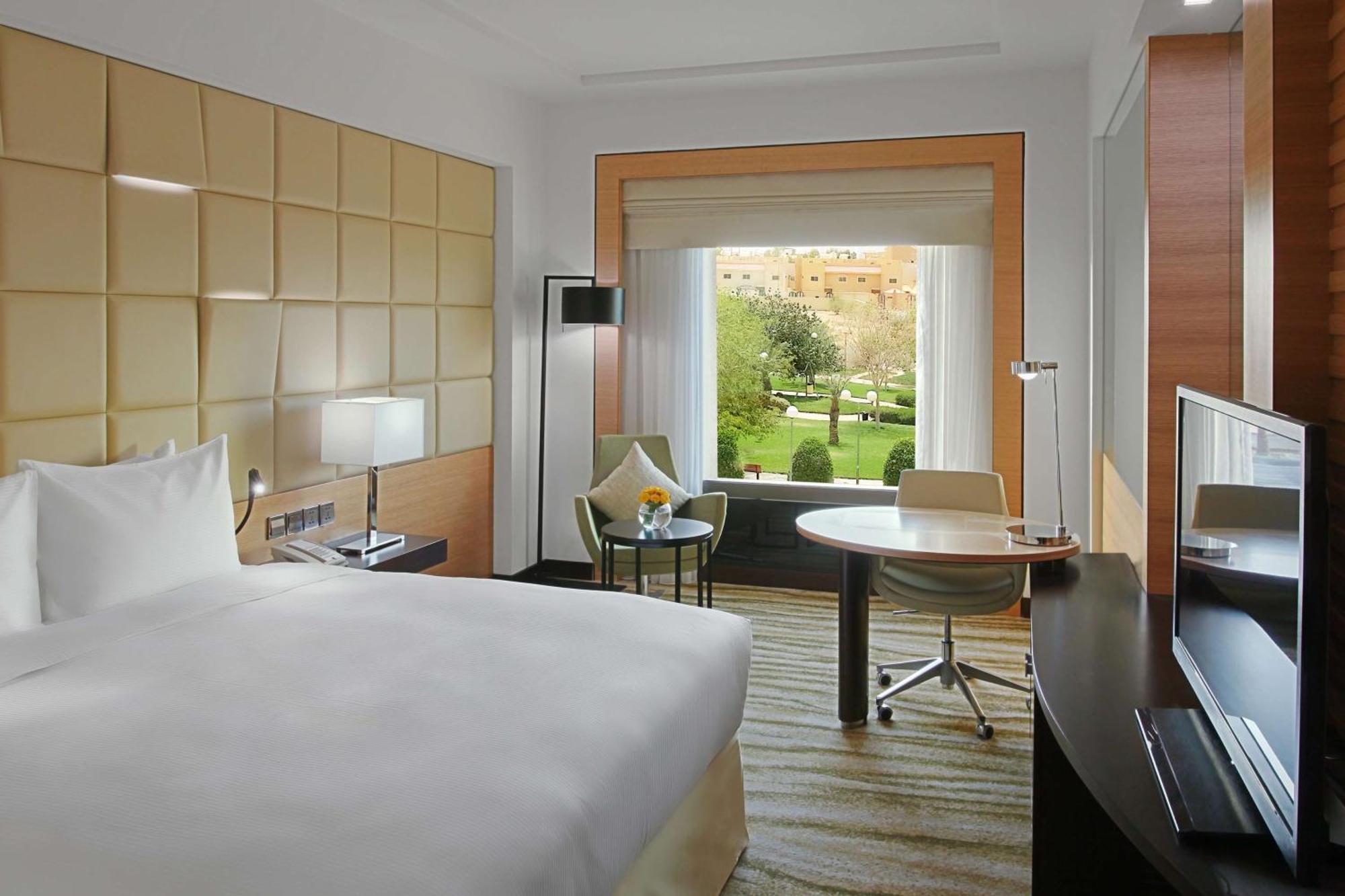 Hotel Doubletree By Hilton - Al Muroj Business Gate 3*
