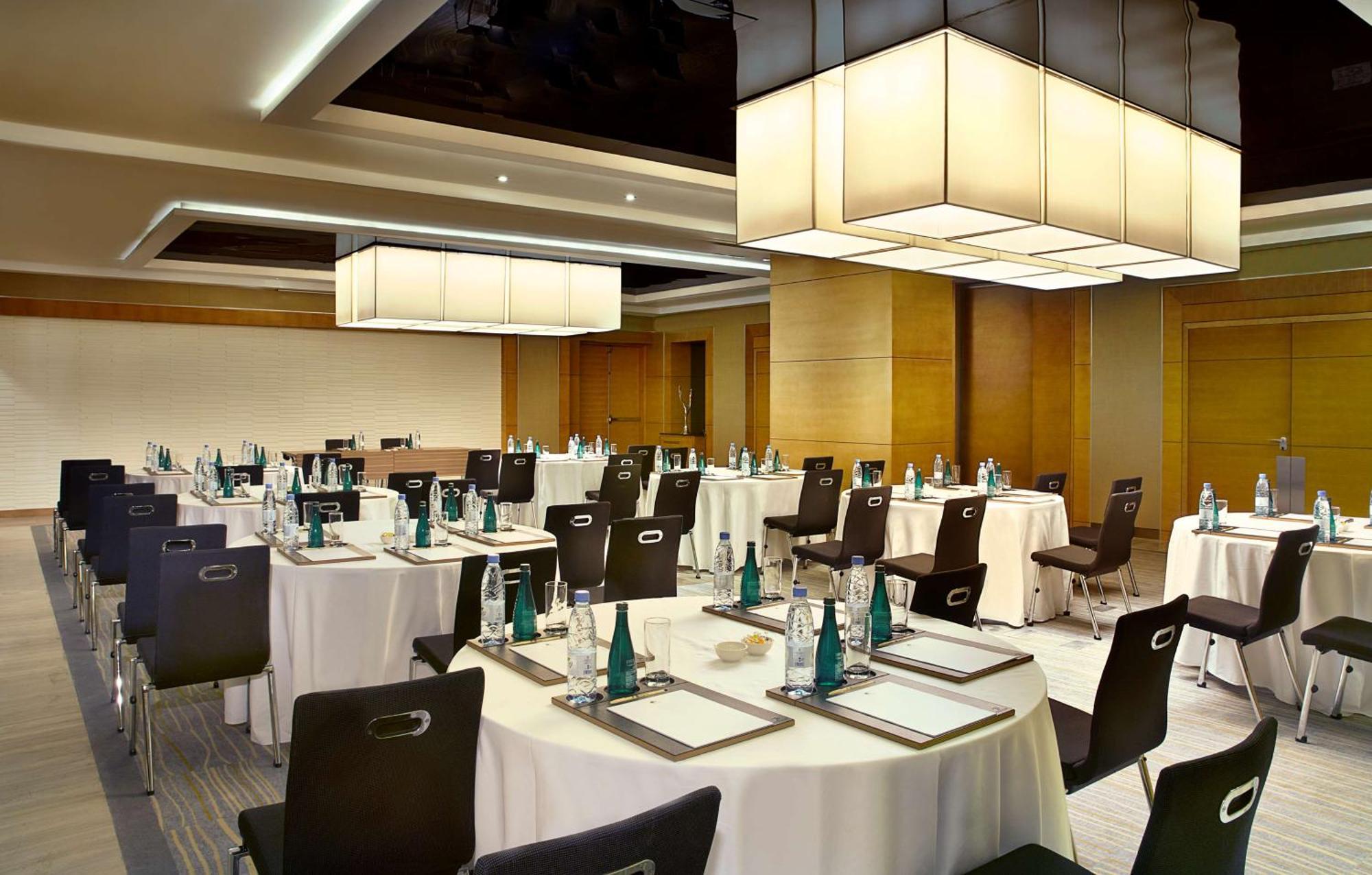 Doubletree By Hilton - Al Muroj Business Gate Hotel
