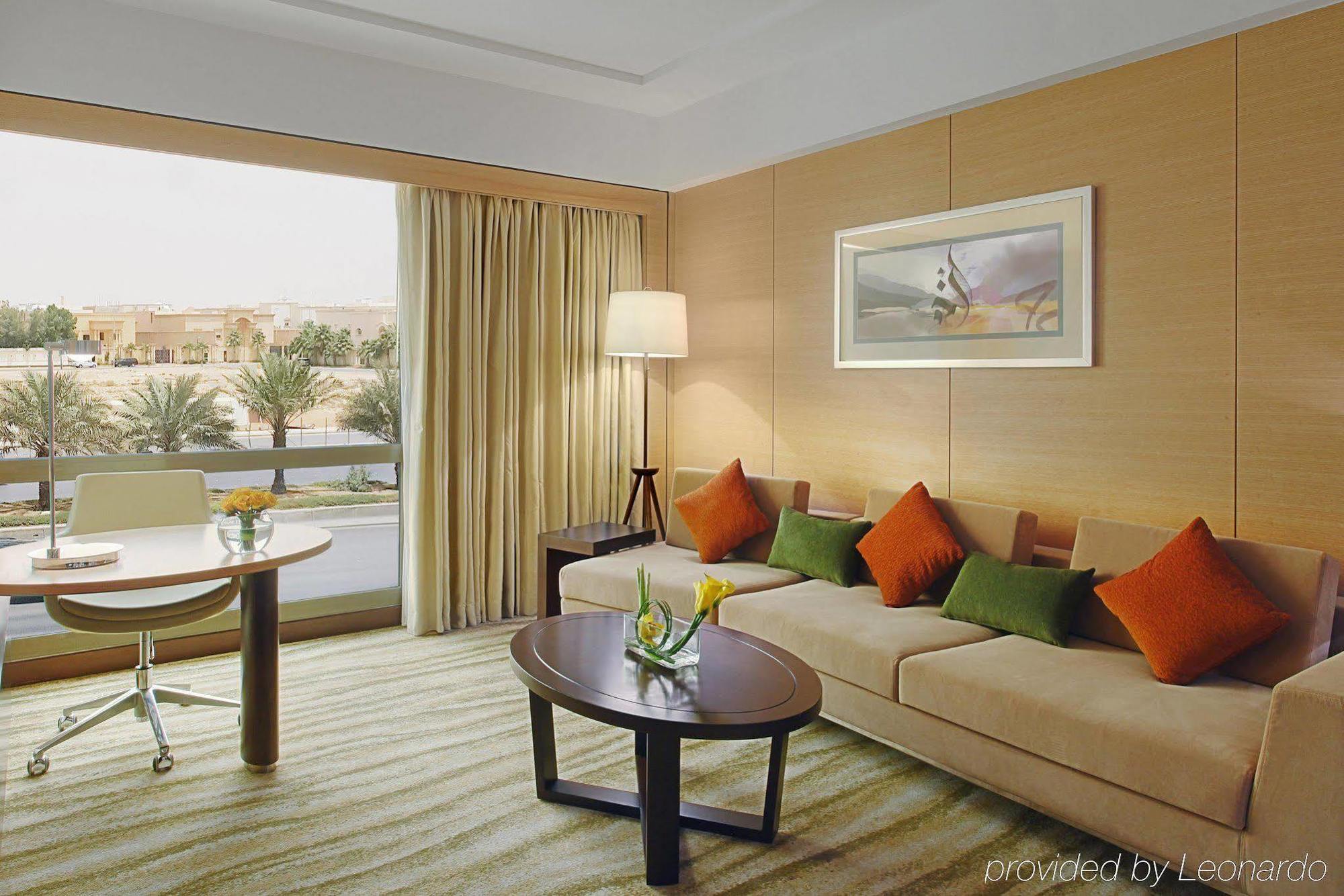 Doubletree By Hilton - Al Muroj Business Gate होटल Riyadh